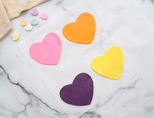 Make fondant hearts