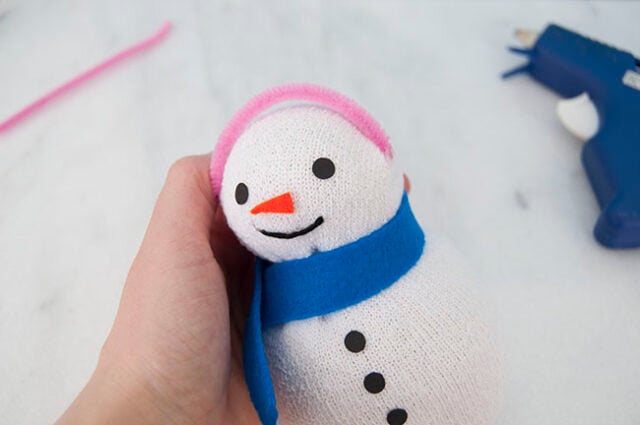 Pipecleaner on snowman head